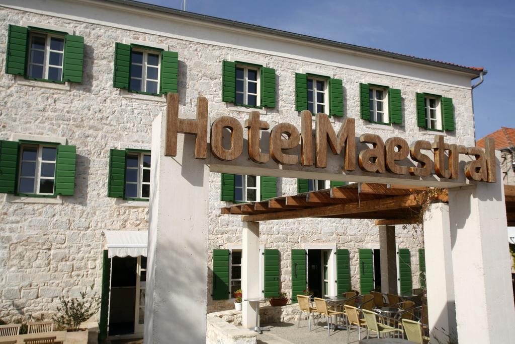 פרביץ לוקה Hotel Maestral מראה חיצוני תמונה