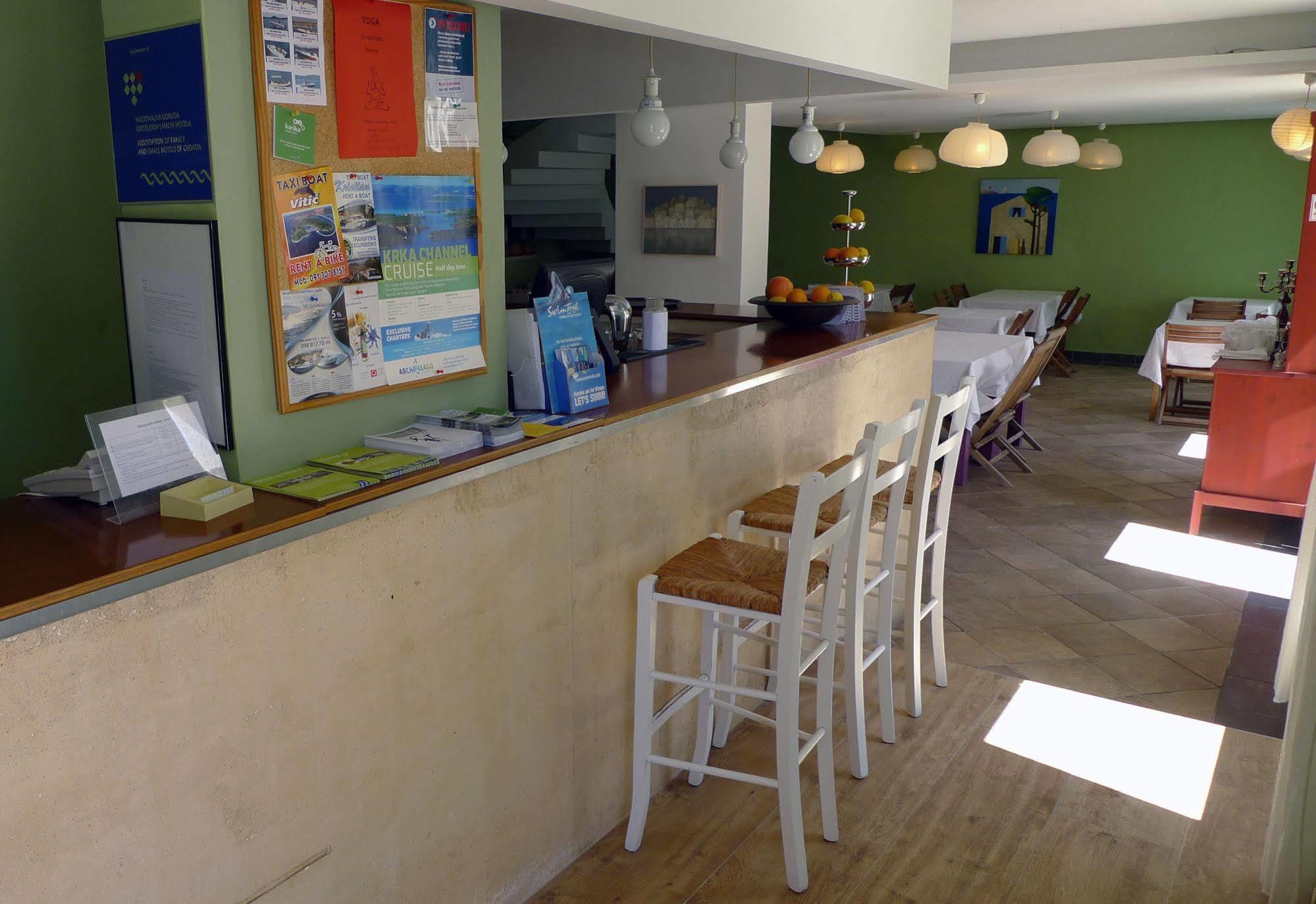 פרביץ לוקה Hotel Maestral מראה חיצוני תמונה